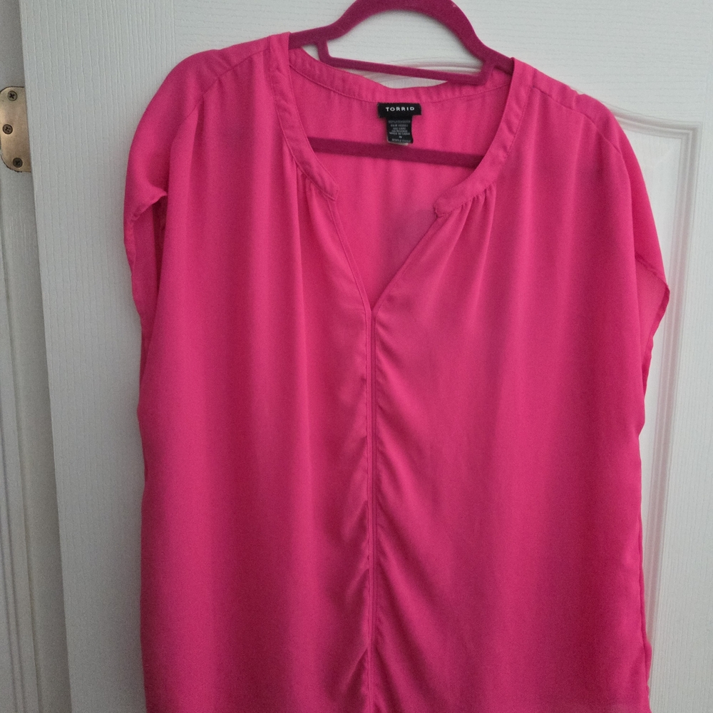 NWOT Torrid Neon Pink Chiffon Blouse- 0x - Picture 4 of 6